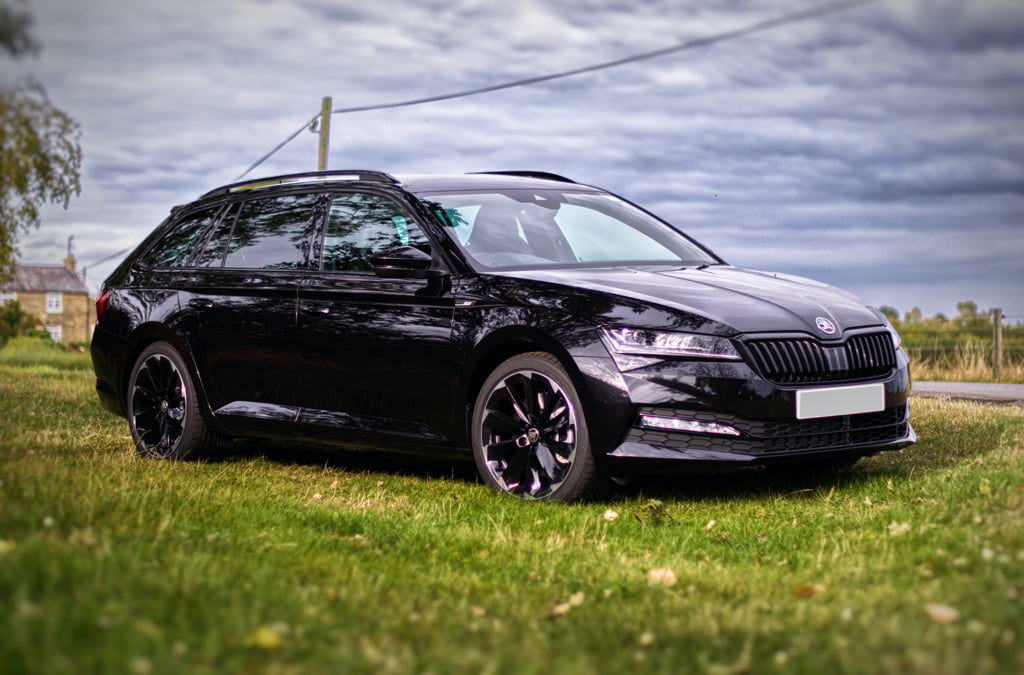 Black Škoda Superb